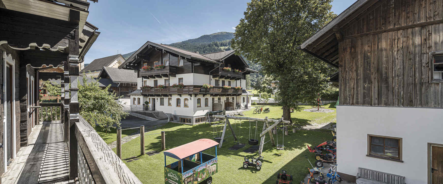 01_scharrerhof_pinzgau_ferienhaus_spielplatz